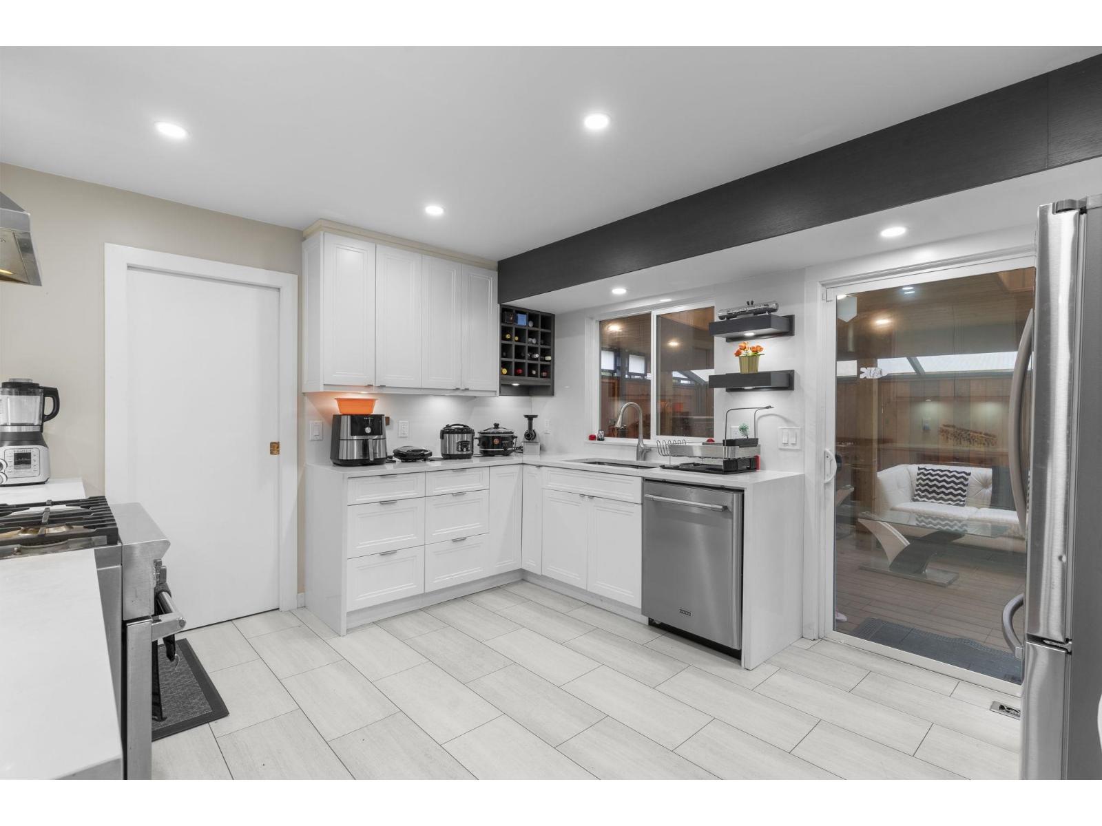 19745 48a Avenue, Langley, British Columbia  V3A 4W2 - Photo 8 - R3070920