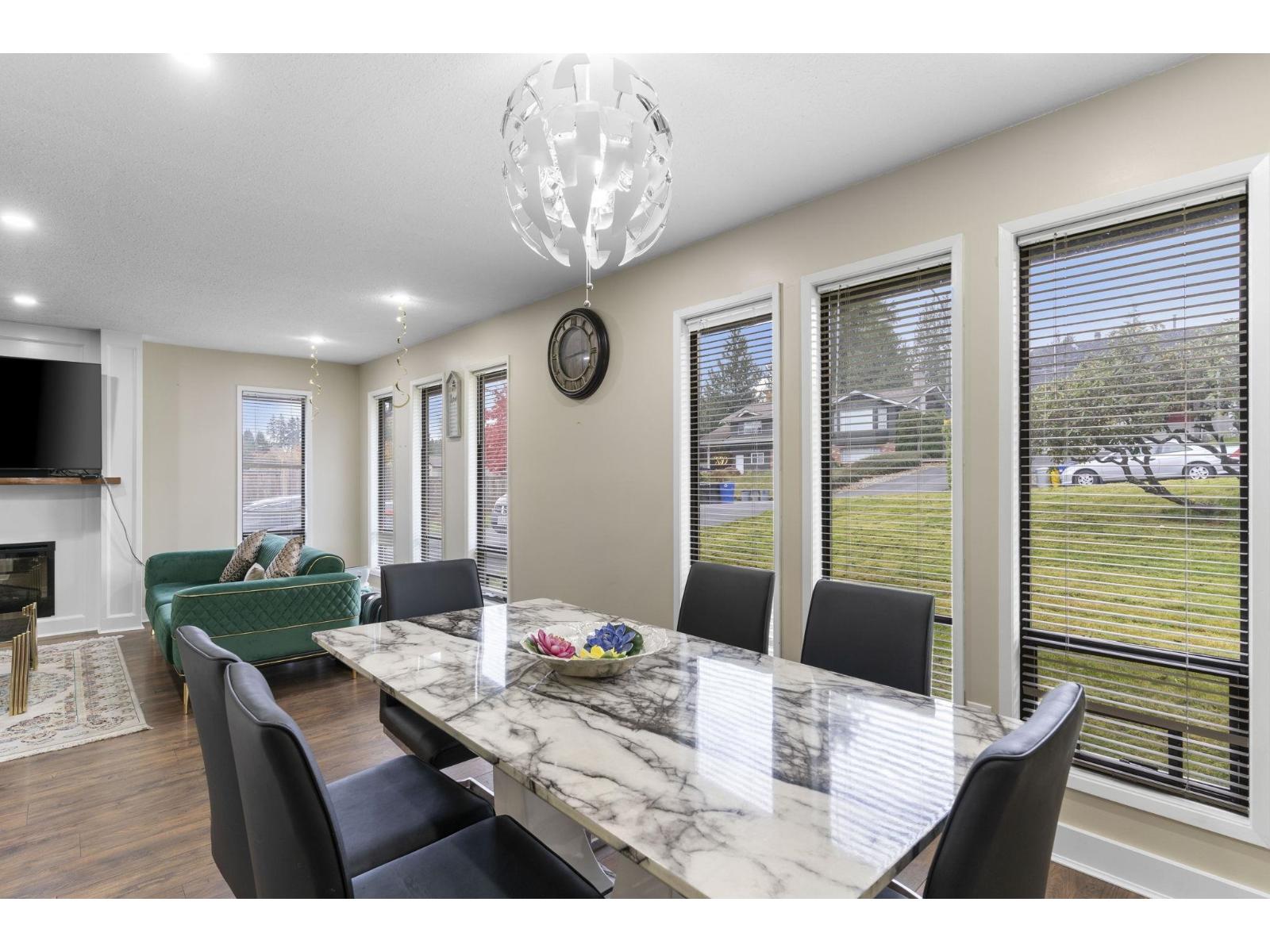 19745 48a Avenue, Langley, British Columbia  V3A 4W2 - Photo 6 - R3070920