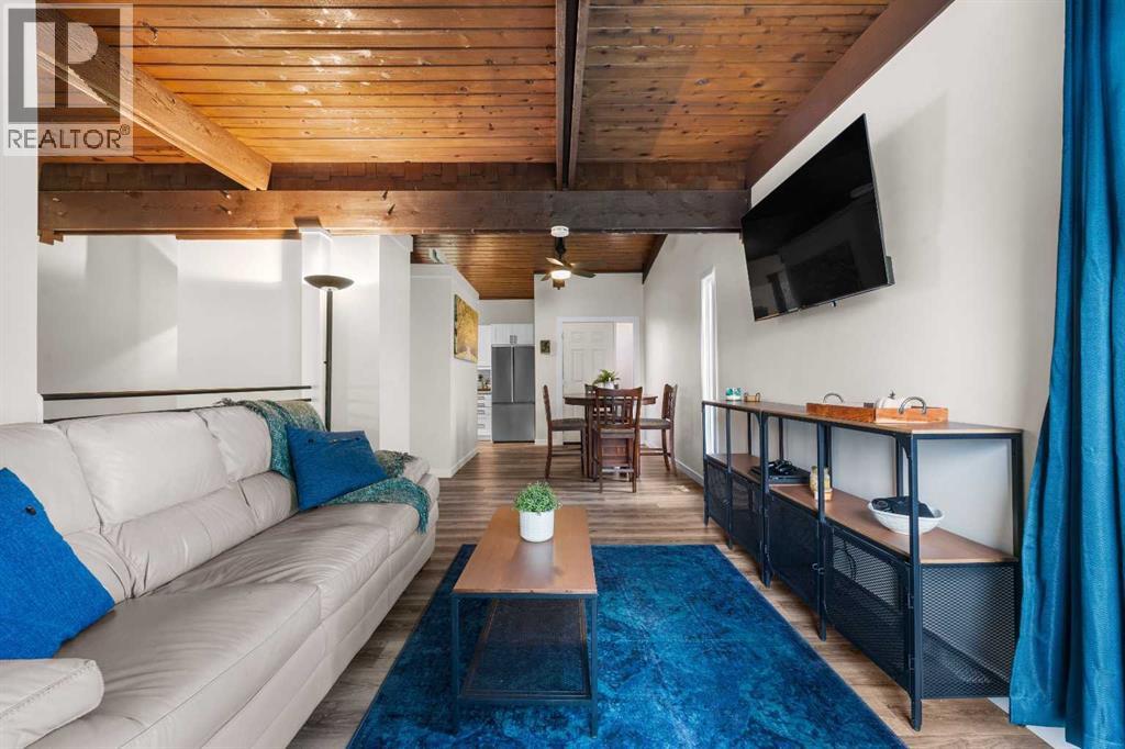 615 Sabrina Road Sw, Calgary, Alberta  T2W 1Y7 - Photo 2 - A2272626