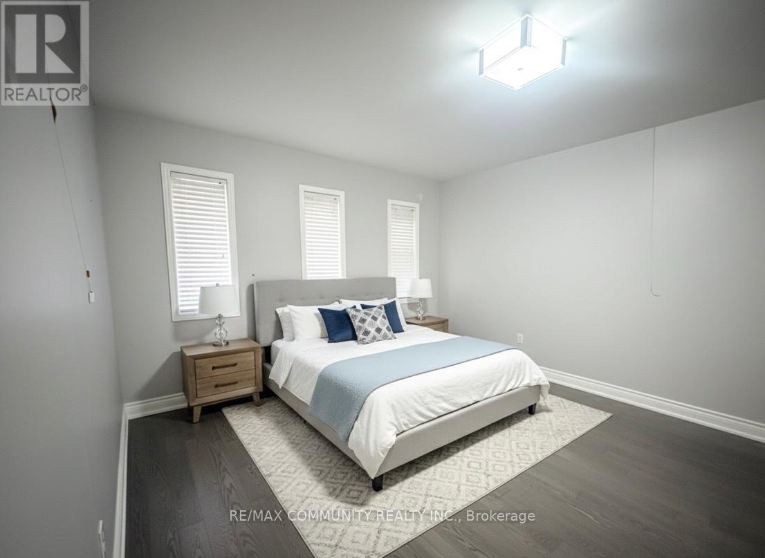 24 Roundstone Drive, Brampton, Ontario  L6X 0K7 - Photo 14 - W12586612