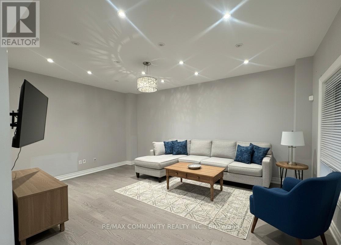 24 Roundstone Drive, Brampton, Ontario  L6X 0K7 - Photo 10 - W12586612