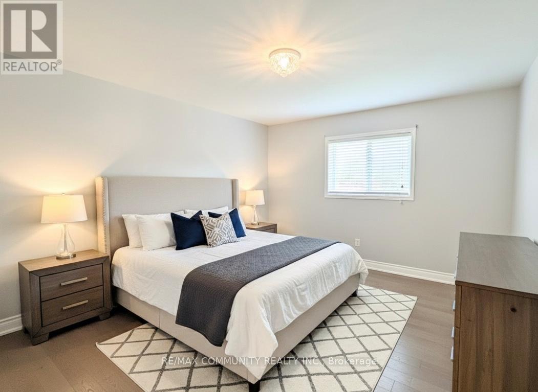 24 Roundstone Drive, Brampton, Ontario  L6X 0K7 - Photo 13 - W12586612