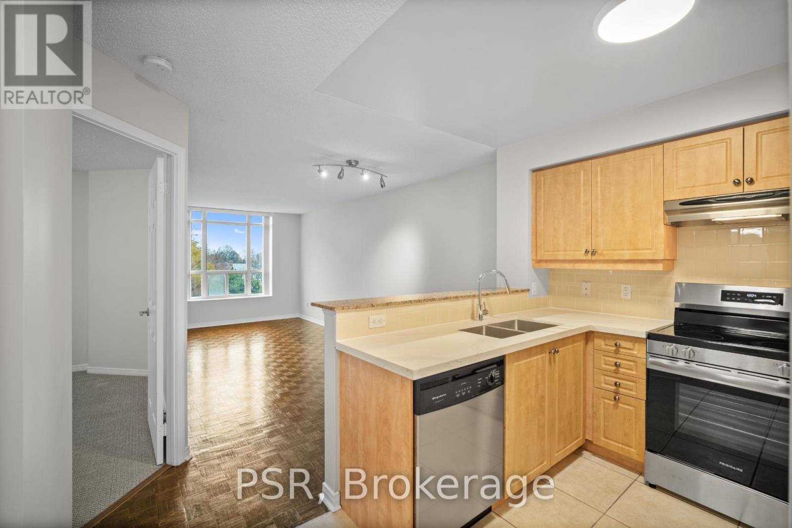 411 - 515 ROSEWELL AVENUE, Toronto, Ontario