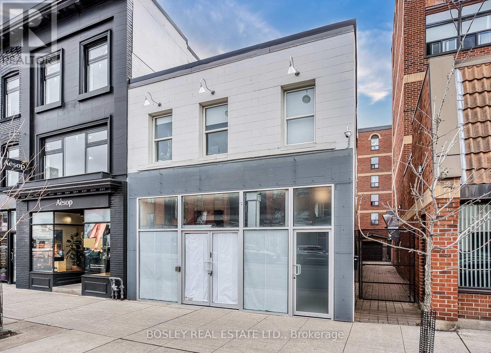 2577 Yonge Street, Toronto, Ontario  M4P 2J1 - Photo 2 - C12586774