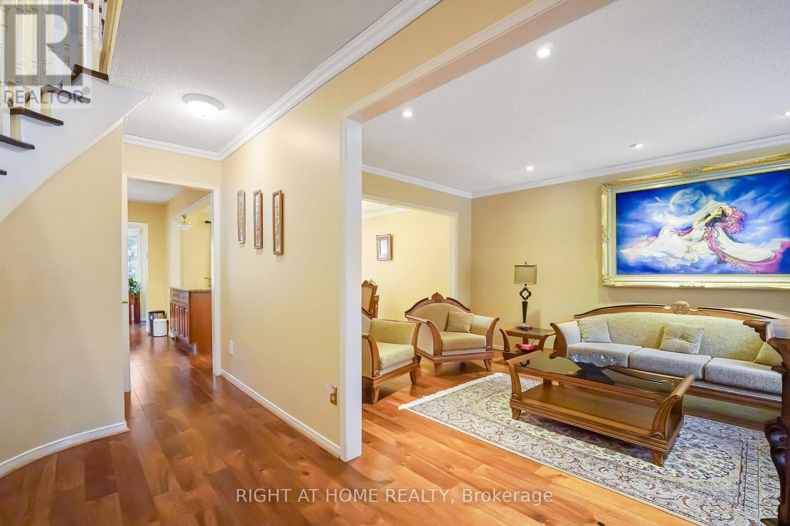 97 Brillinger Street, Richmond Hill, Ontario  L4C 8Y3 - Photo 4 - N12586740