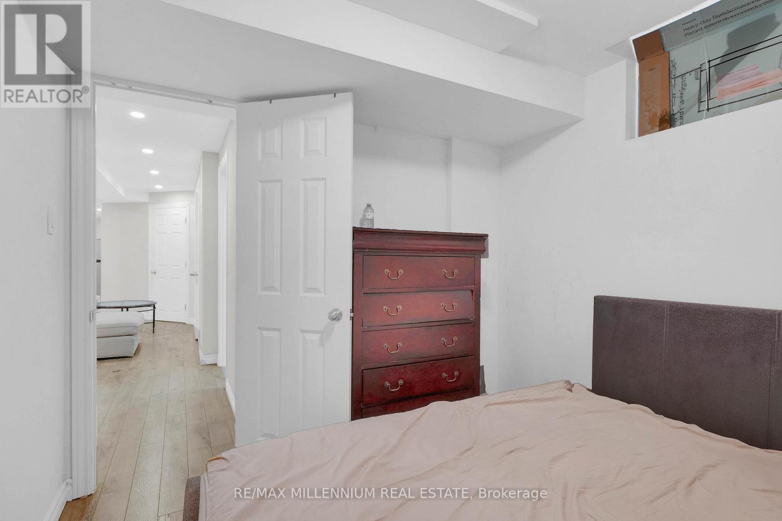 10 Mainland Crescent E, Vaughan, Ontario  L6A 3G3 - Photo 33 - N12586780