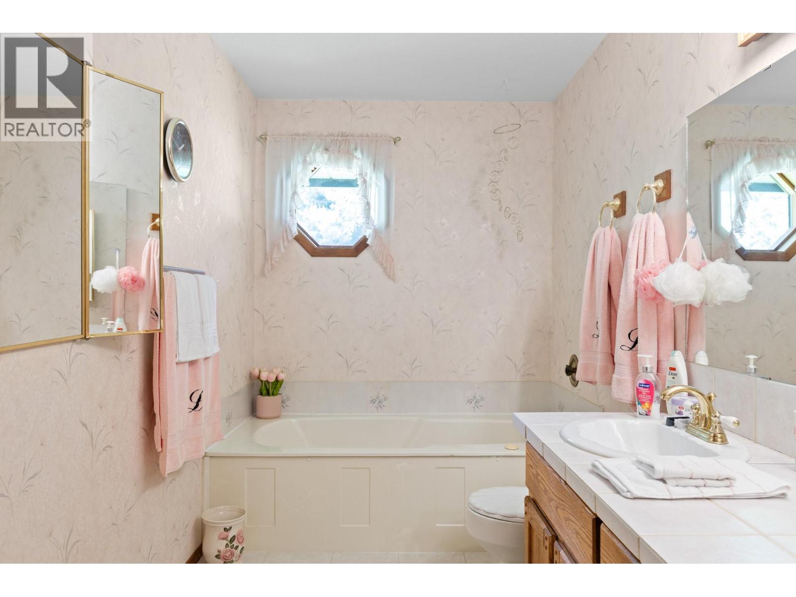 6210 50 Street Ne, Salmon Arm, British Columbia  V1E 3A6 - Photo 38 - 10370155