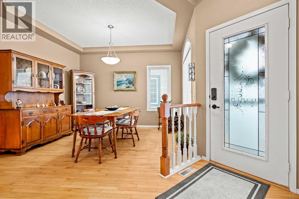 101 Chaparral Villas Se, Calgary, Alberta  T2X 3N4 - Photo 3 - A2272601