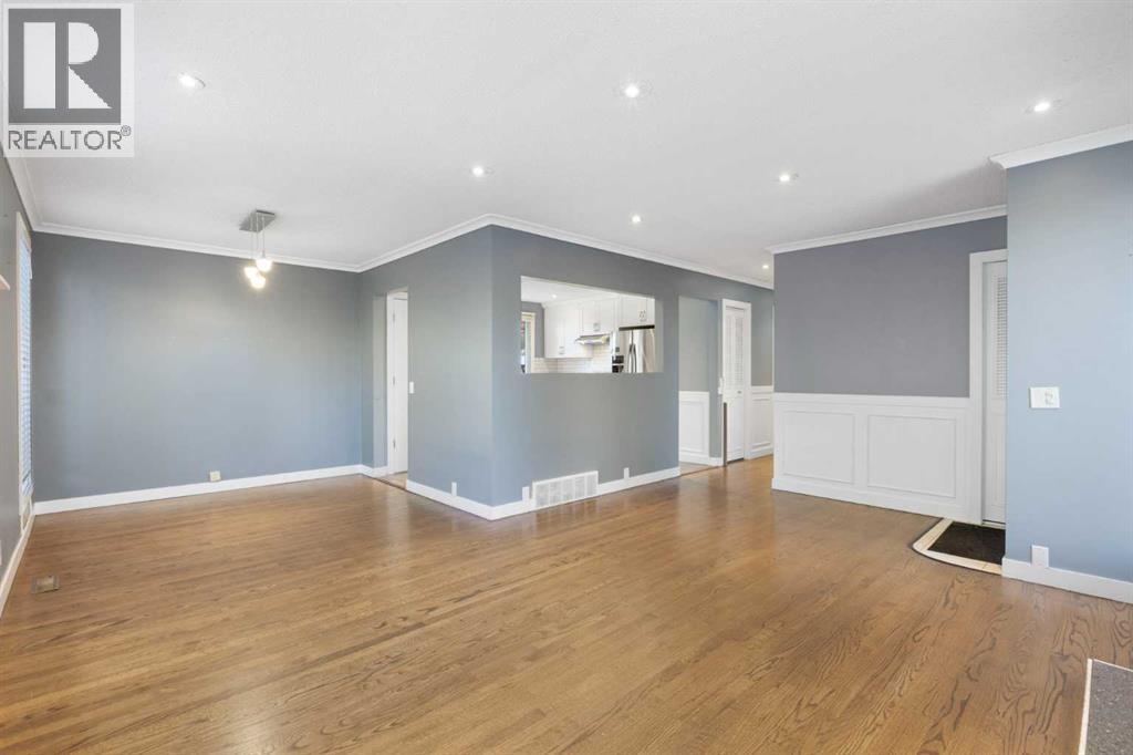 159 Brookgreen Drive Sw, Calgary, Alberta  T2W 2W4 - Photo 6 - A2272184