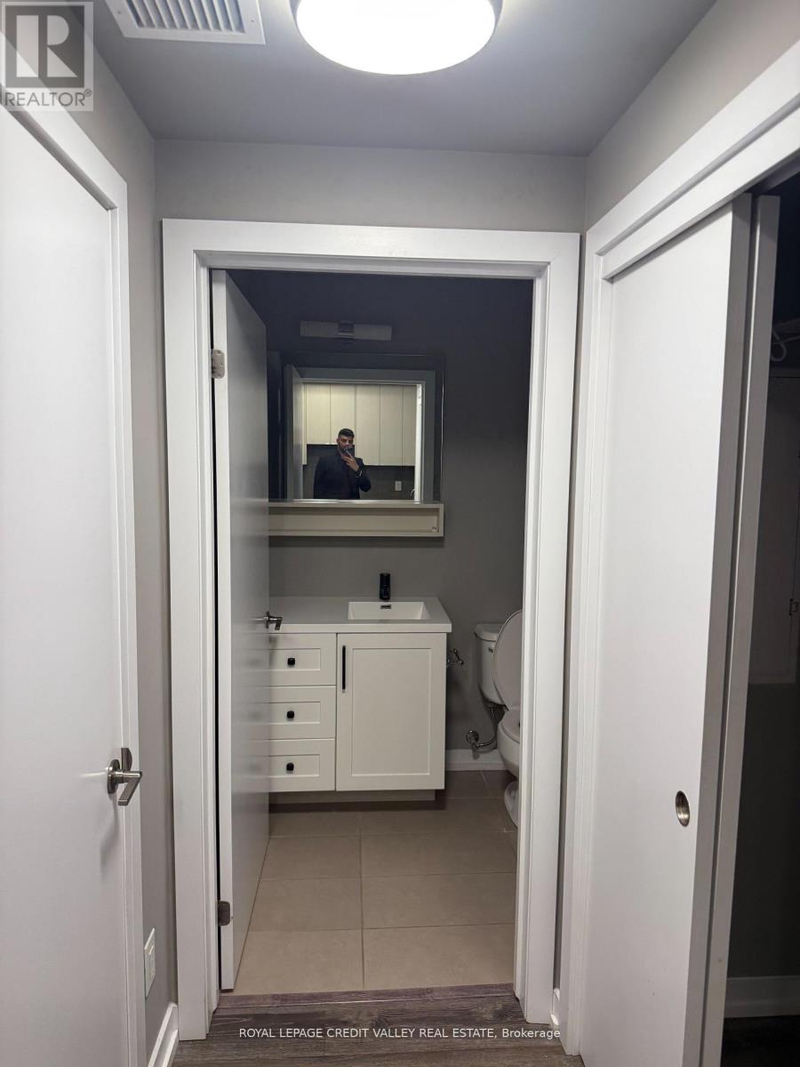 320 - 457 Plains Road E, Burlington, Ontario  L7T 2E2 - Photo 26 - W12586772