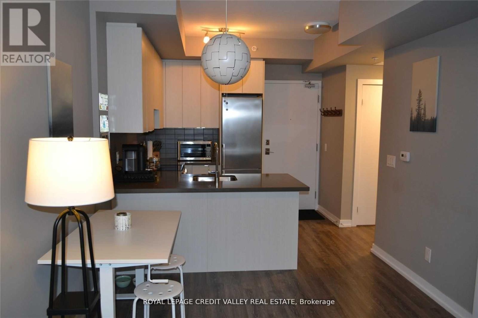 320 - 457 Plains Road E, Burlington, Ontario  L7T 2E2 - Photo 8 - W12586772