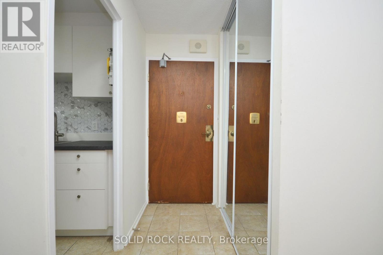 607 - 1025 Richmond Road, Ottawa, Ontario K2B 8G8 - Photo 6 - X12586846