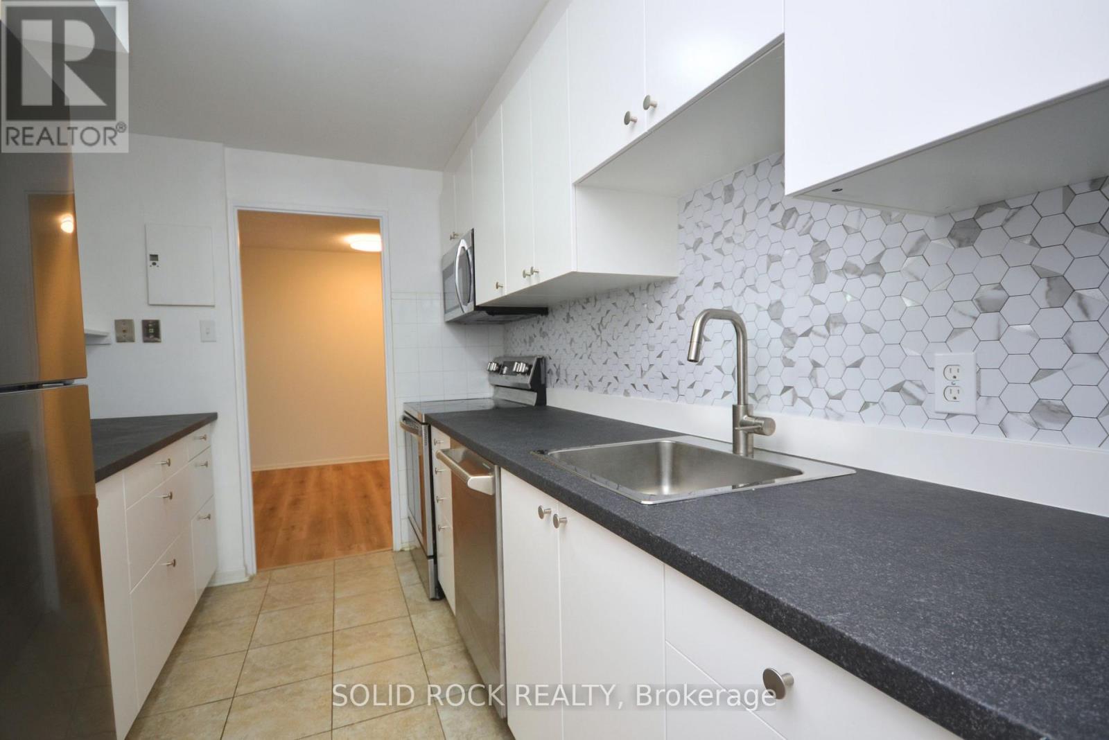 607 - 1025 Richmond Road, Ottawa, Ontario K2B 8G8 - Photo 7 - X12586846