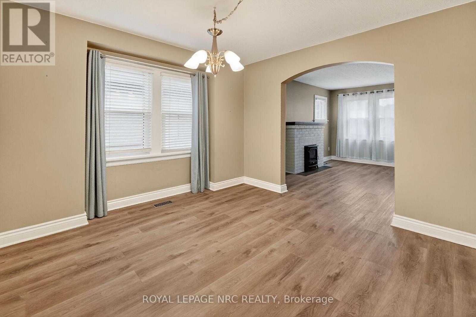 25 Almond Street, Welland, Ontario  L3B 3P6 - Photo 11 - X12586888