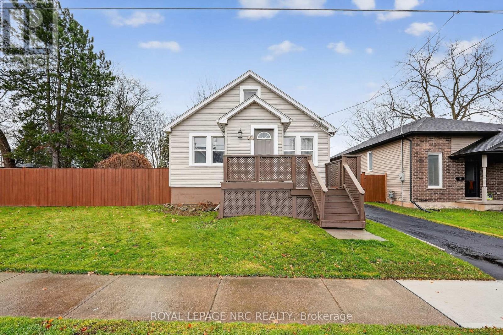 25 Almond Street, Welland, Ontario  L3B 3P6 - Photo 2 - X12586888