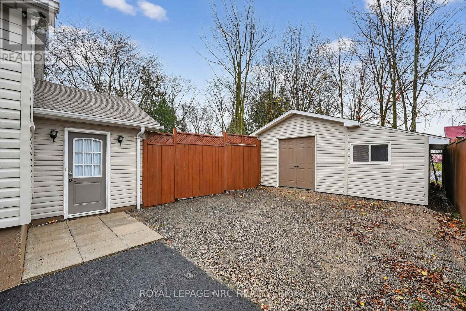 25 Almond Street, Welland, Ontario  L3B 3P6 - Photo 36 - X12586888