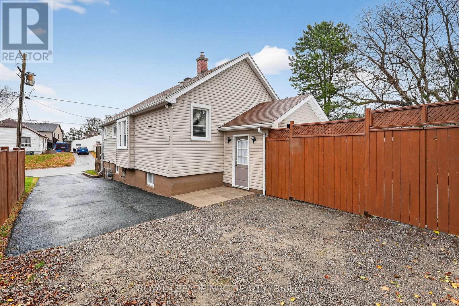 25 Almond Street, Welland, Ontario  L3B 3P6 - Photo 37 - X12586888