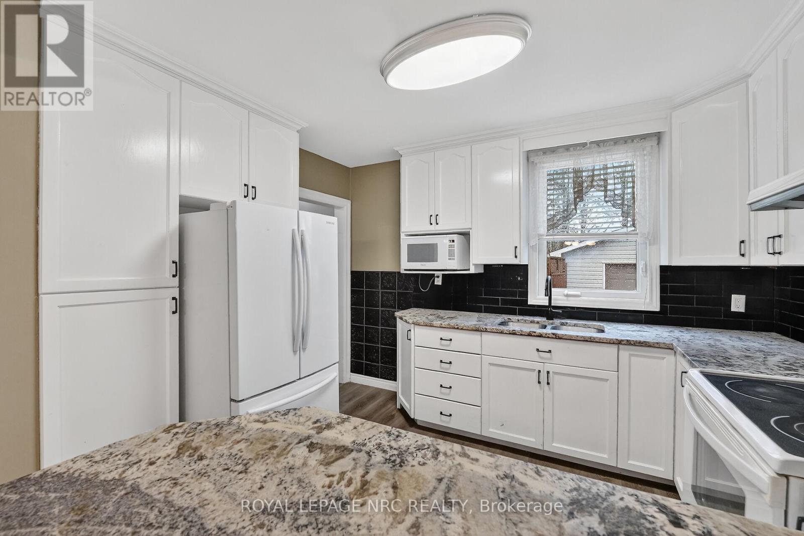 25 Almond Street, Welland, Ontario  L3B 3P6 - Photo 7 - X12586888