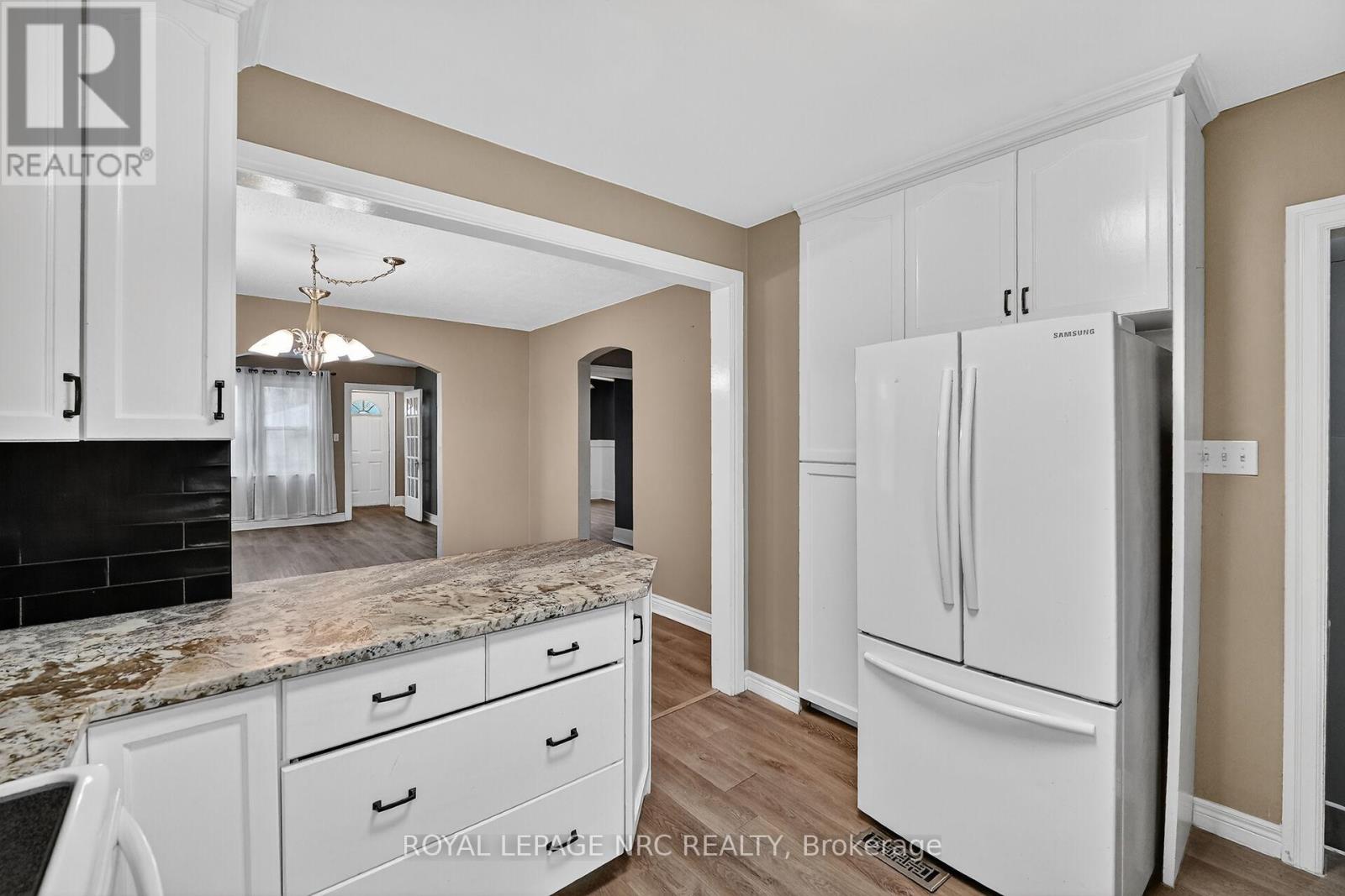 25 Almond Street, Welland, Ontario  L3B 3P6 - Photo 9 - X12586888