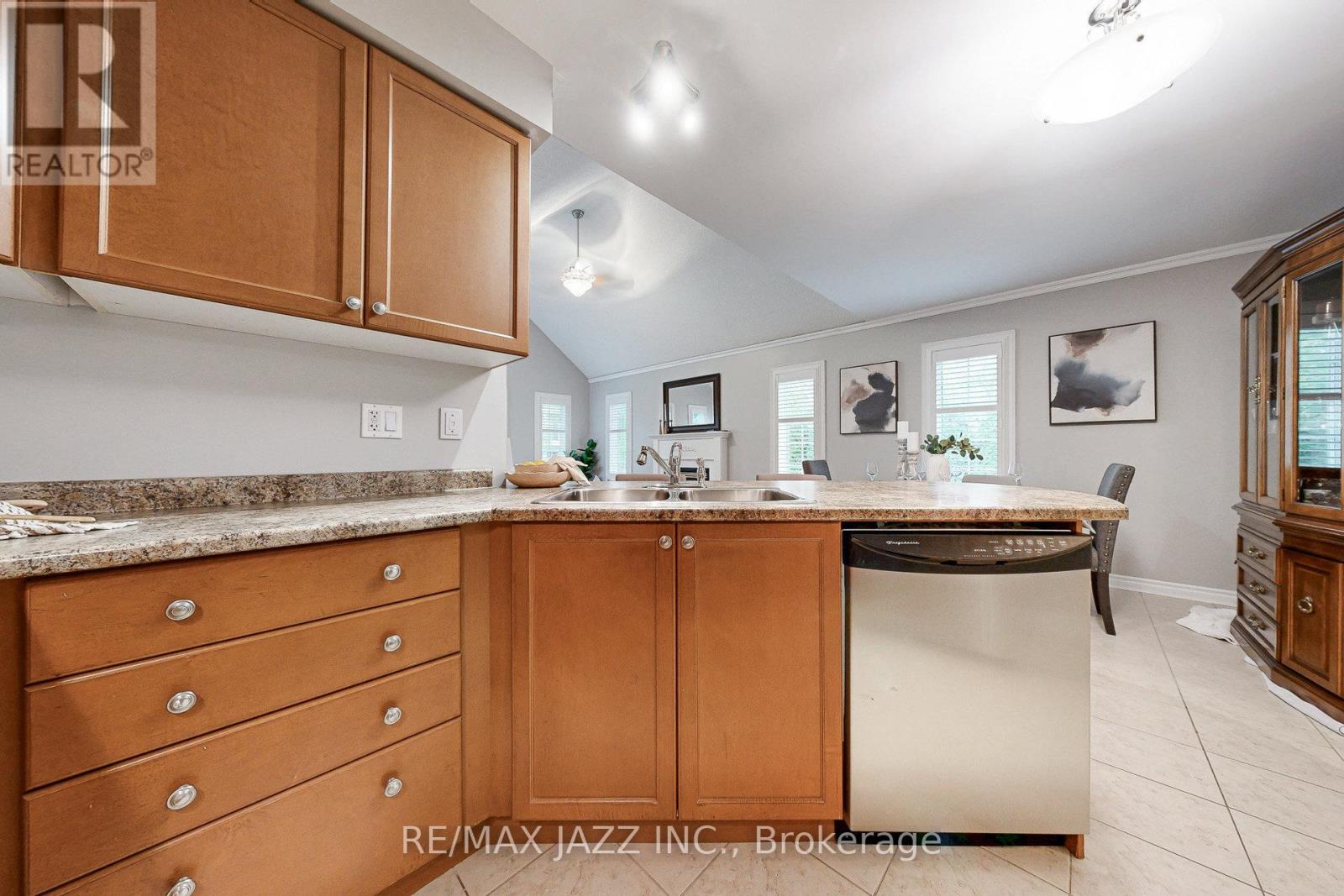 9 - 350 Lakebreeze Drive, Clarington, Ontario  L1B 0A2 - Photo 10 - E12586842