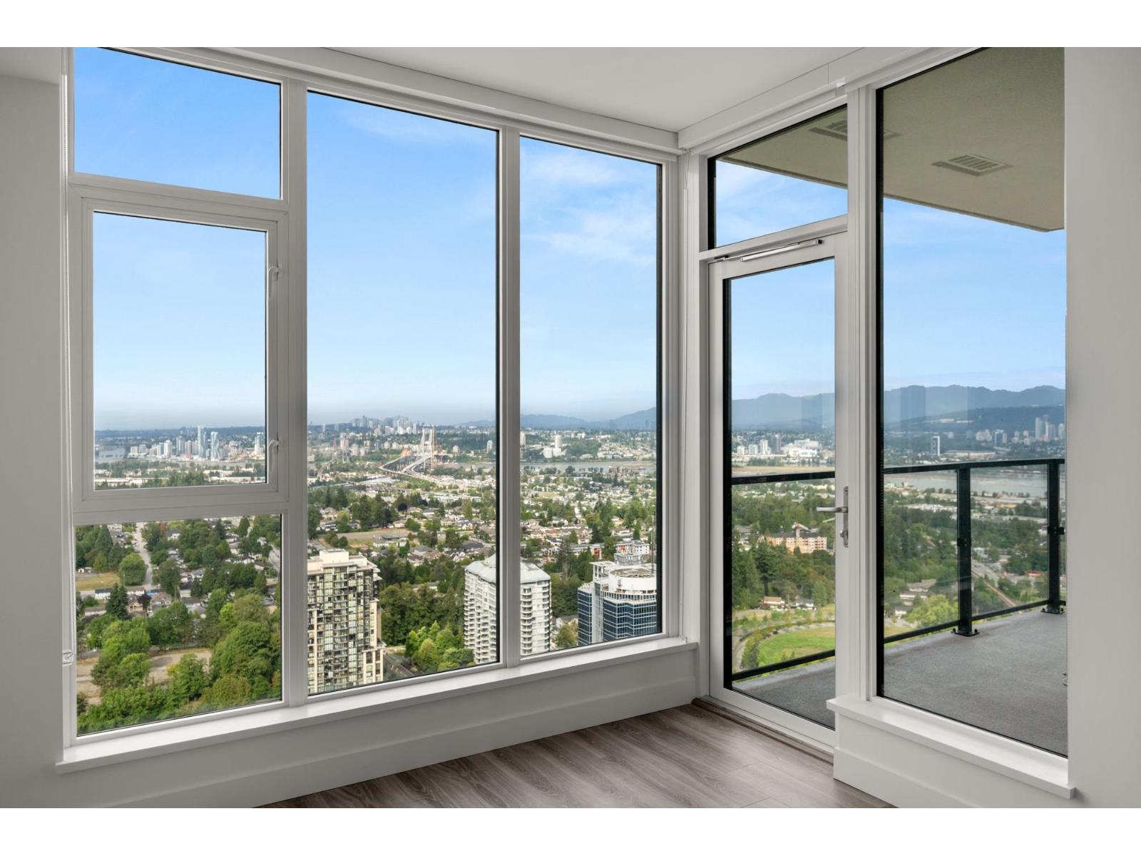 3908 10750 135a Street, Surrey, British Columbia V3T 0V4 - Photo 2 - R3070950