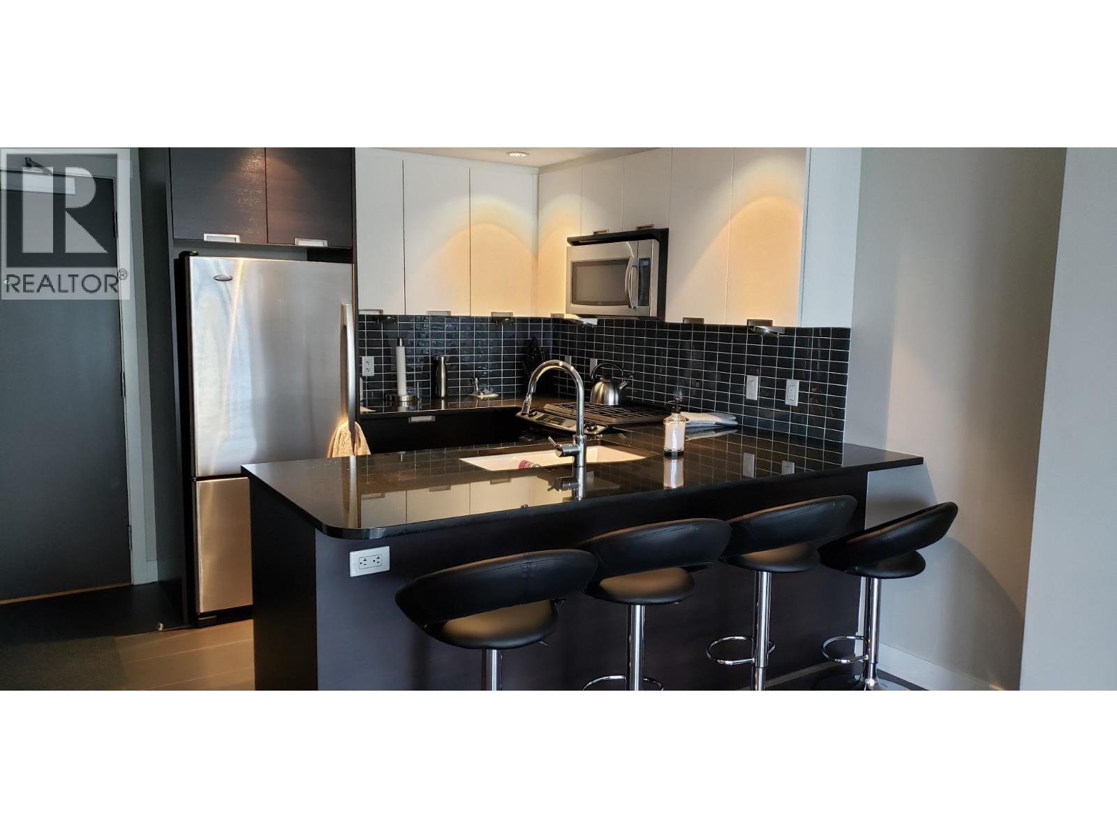 2506 2968 Glen Drive, Coquitlam, British Columbia  V3B 0C4 - Photo 5 - R3050445