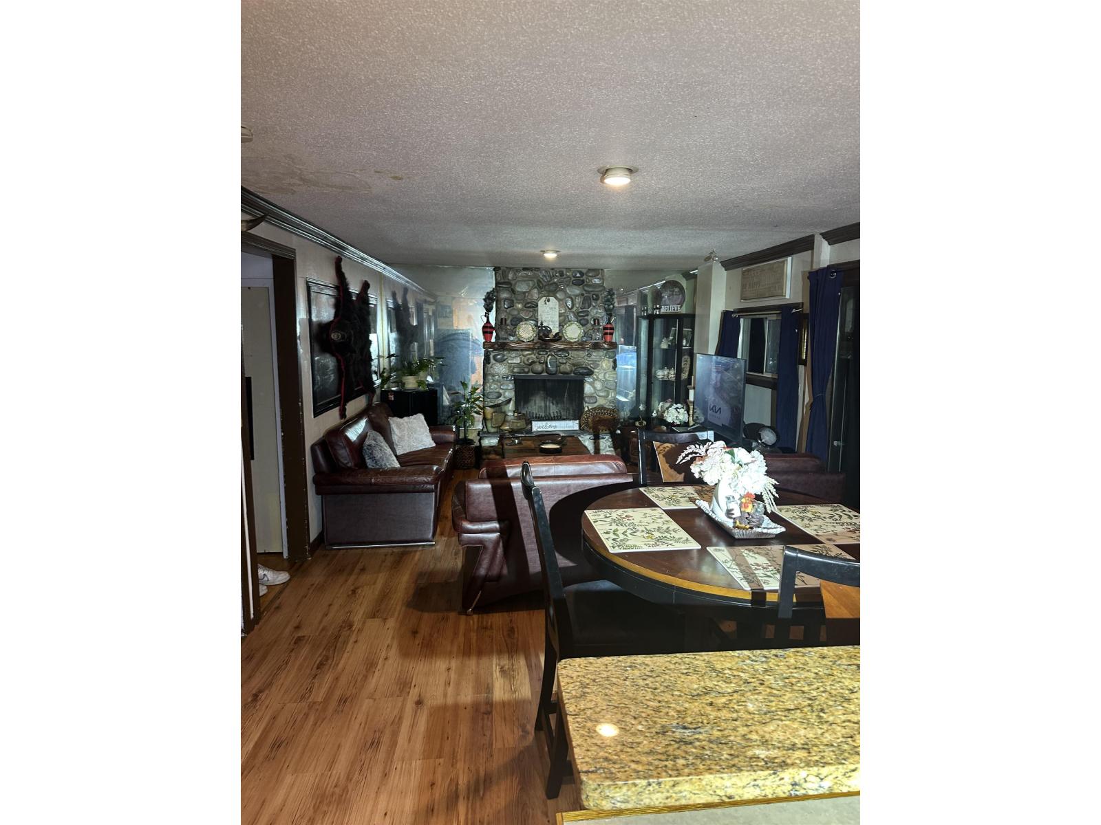 10956 128a Street, Surrey, British Columbia  V3T 3G2 - Photo 4 - R3069357