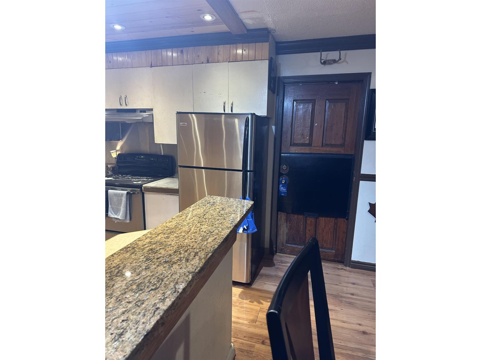 10956 128a Street, Surrey, British Columbia  V3T 3G2 - Photo 3 - R3069357