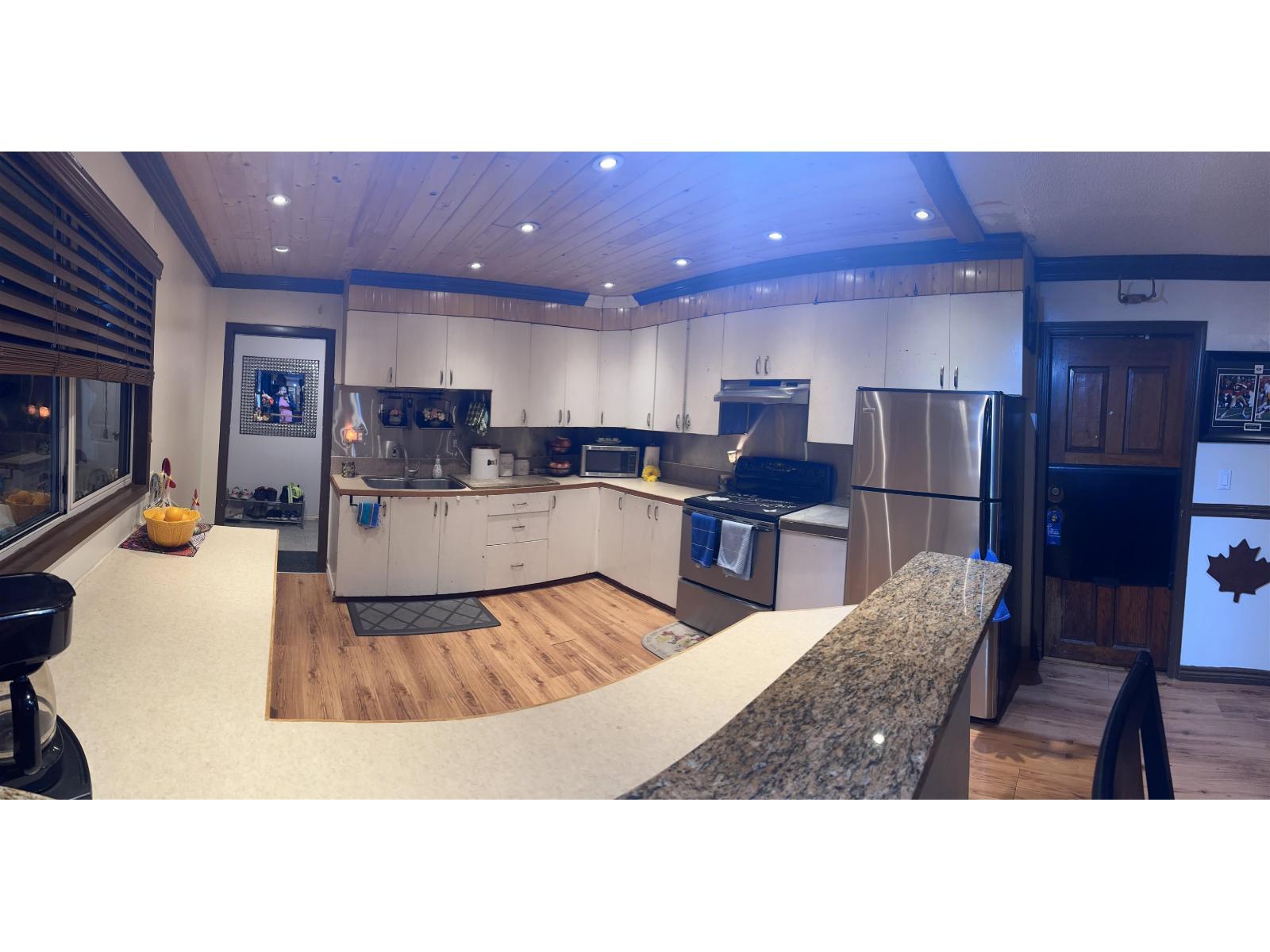 10956 128a Street, Surrey, British Columbia  V3T 3G2 - Photo 6 - R3069357