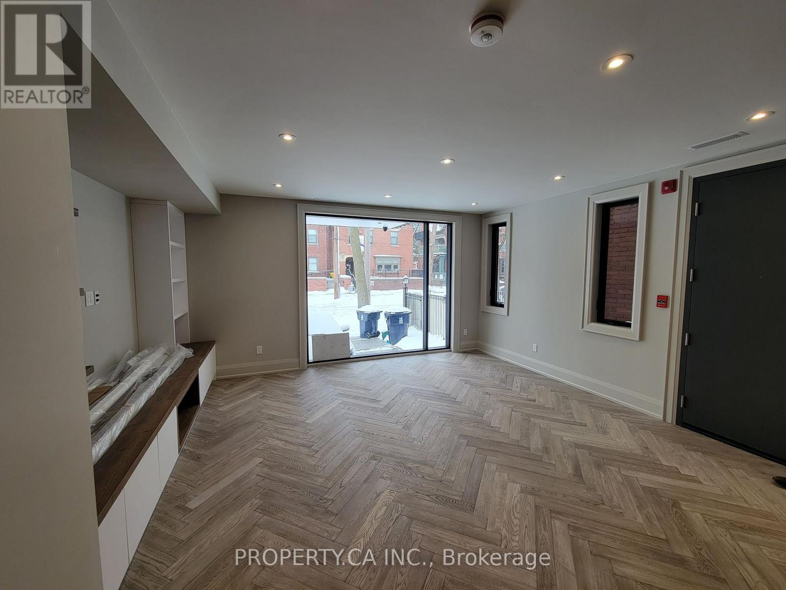 6 - 47 Madison Avenue, Toronto, Ontario  M5R 2S3 - Photo 2 - C12586848