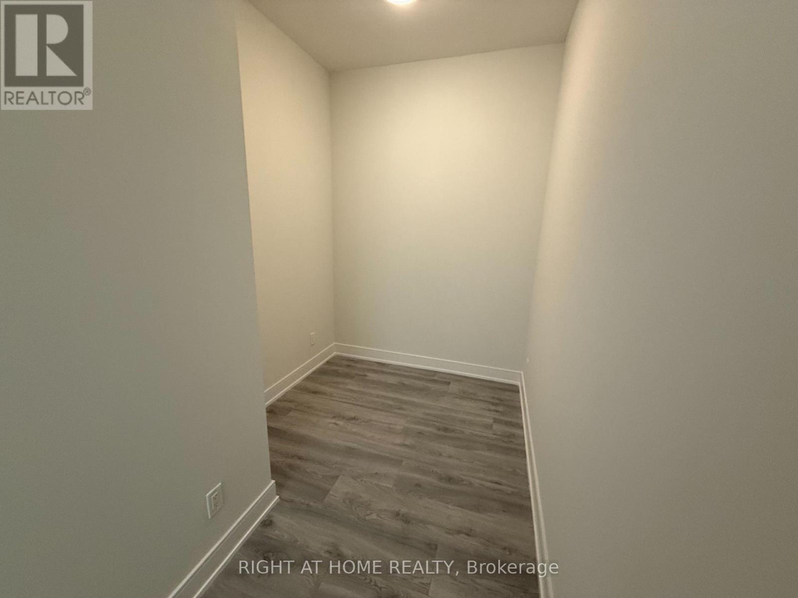 Ph03 - 15 Ellerslie Avenue, Toronto, Ontario  M2N 0E7 - Photo 9 - C12586898