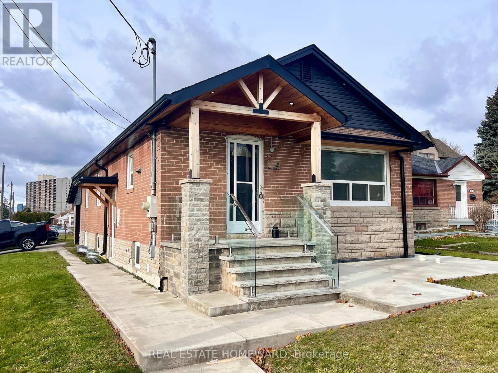 MAIN - 2 HARRIS PARK DRIVE, Toronto, Ontario