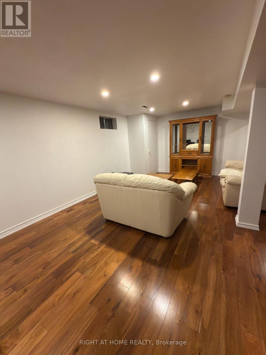 97 Brillinger Street, Richmond Hill, Ontario L4C 8Y3 - Photo 6 - N12586806