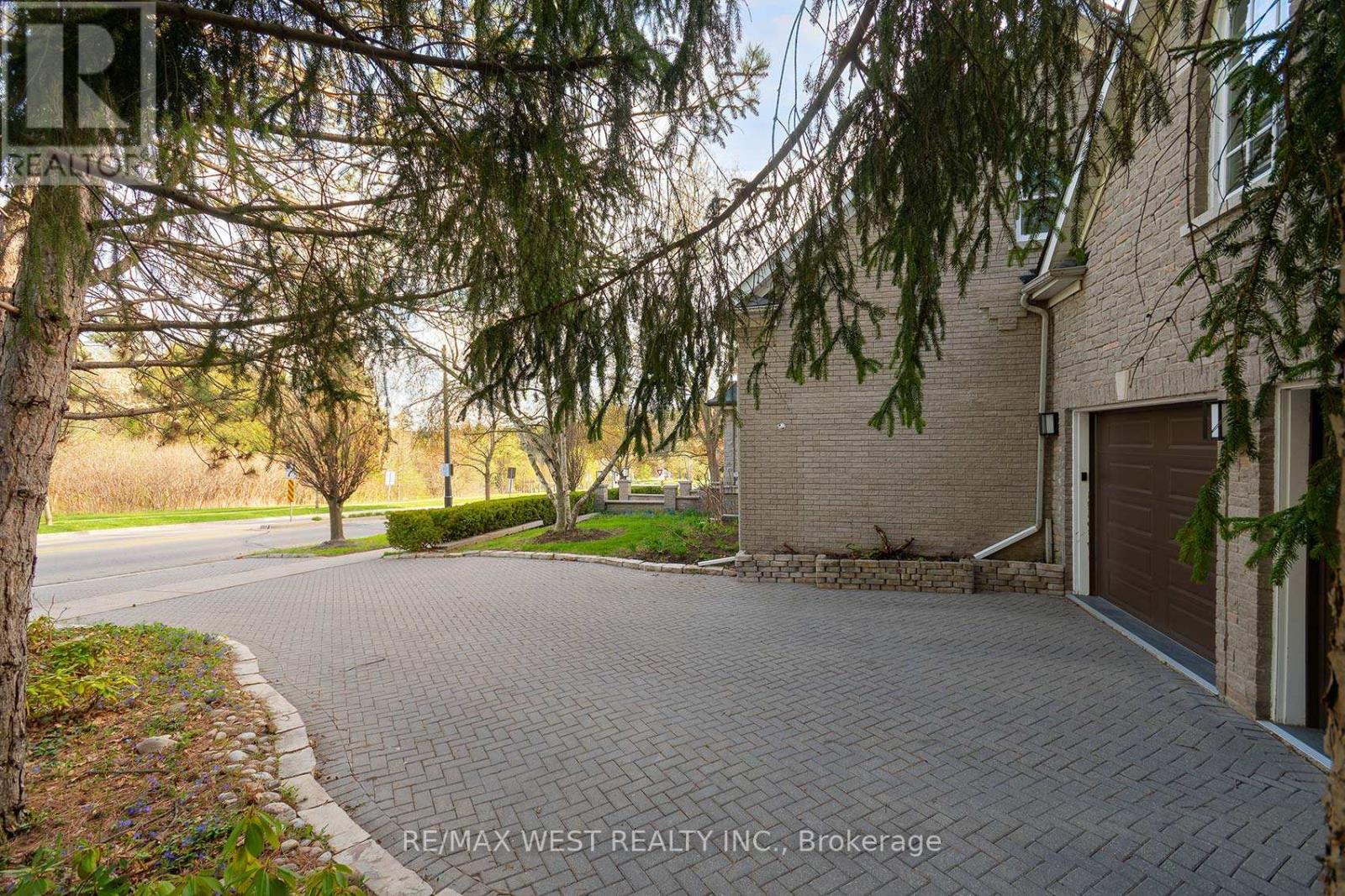 5 Humberview Drive, Vaughan, Ontario  L4H 1B1 - Photo 3 - N12586820