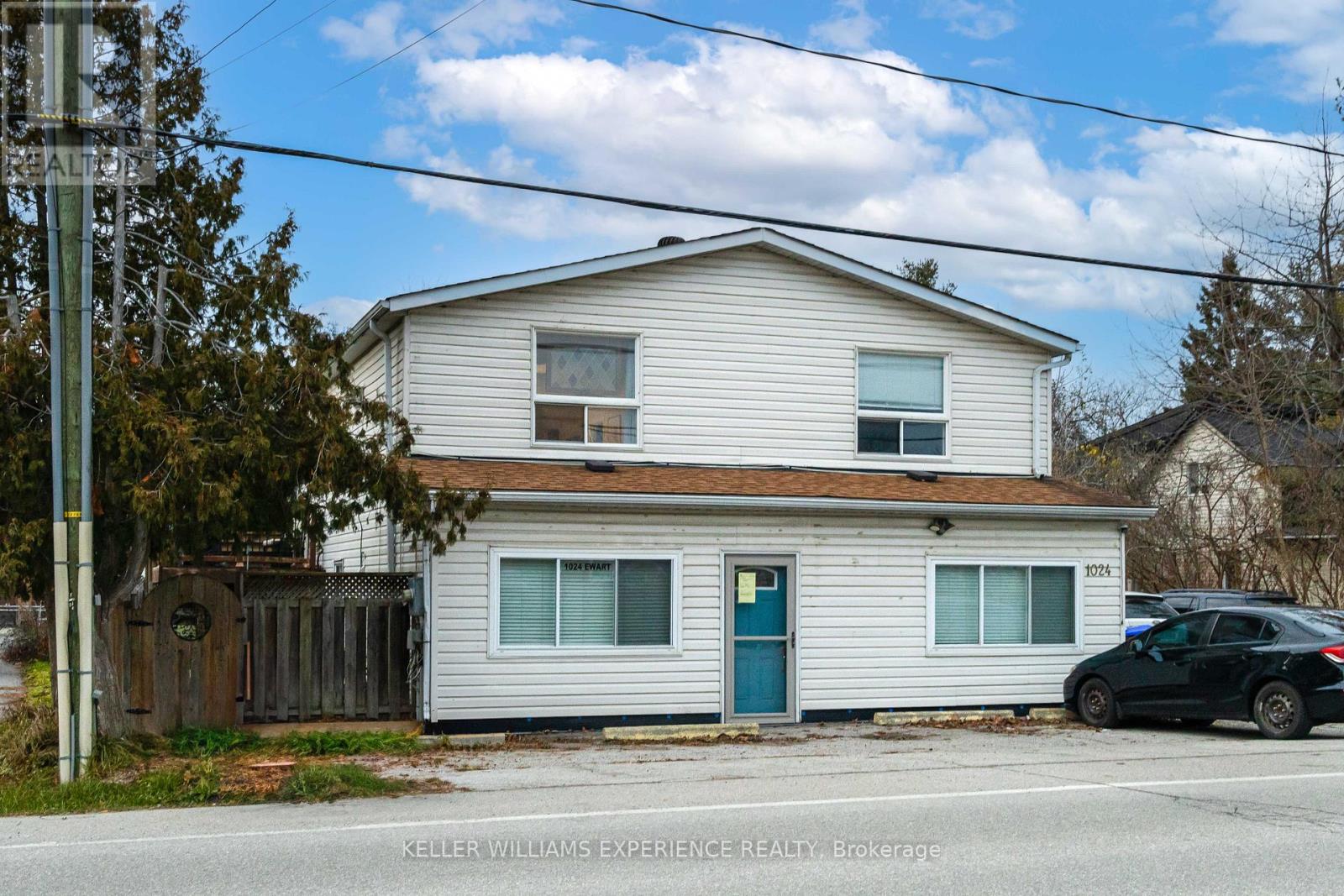 1024 Ewart Street, Innisfil, Ontario  L0L 1C0 - Photo 3 - N12586854