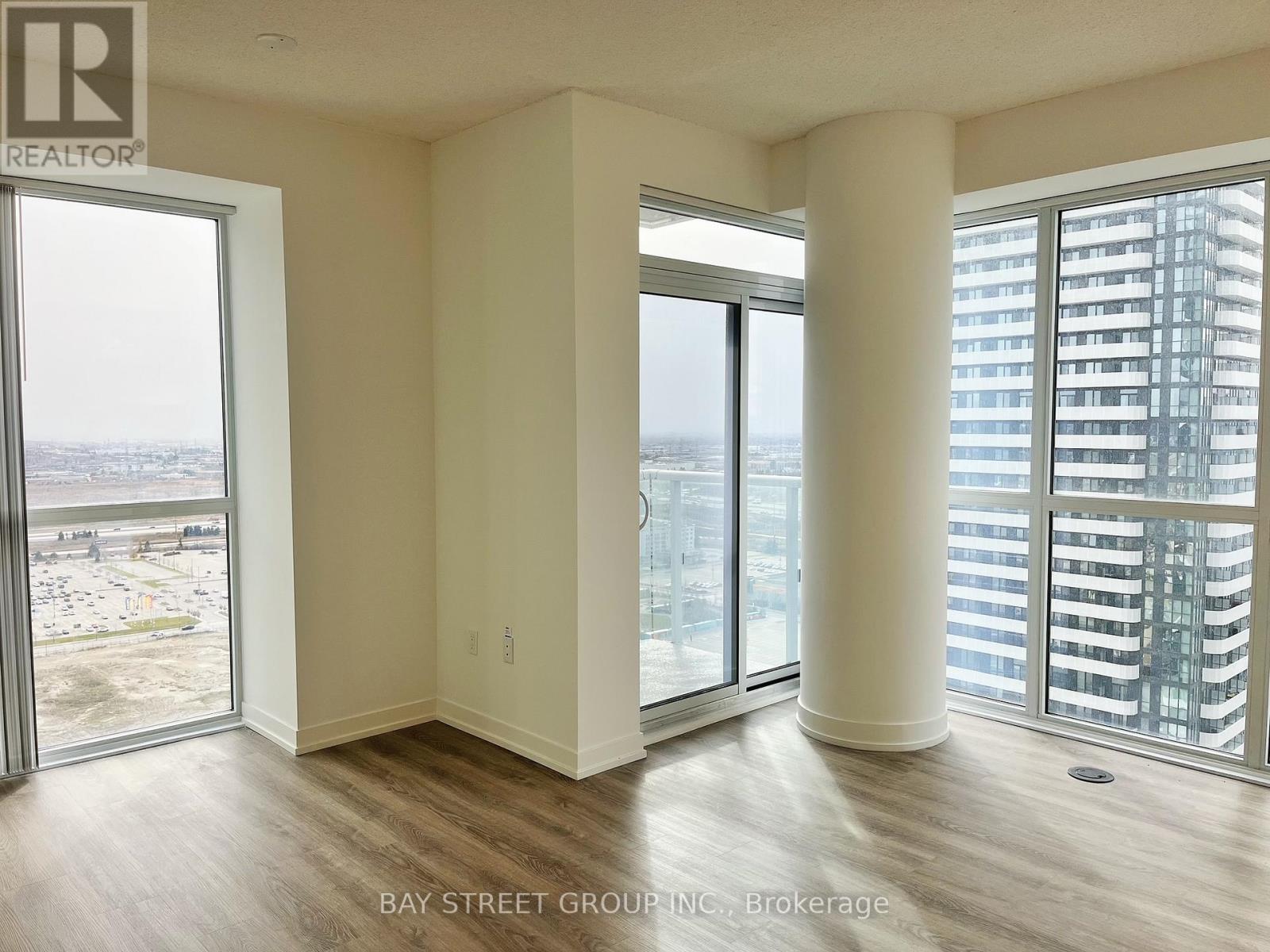 2912 - 8 Interchange Way, Vaughan, Ontario L4K 5Z7 - Photo 12 - N12586878