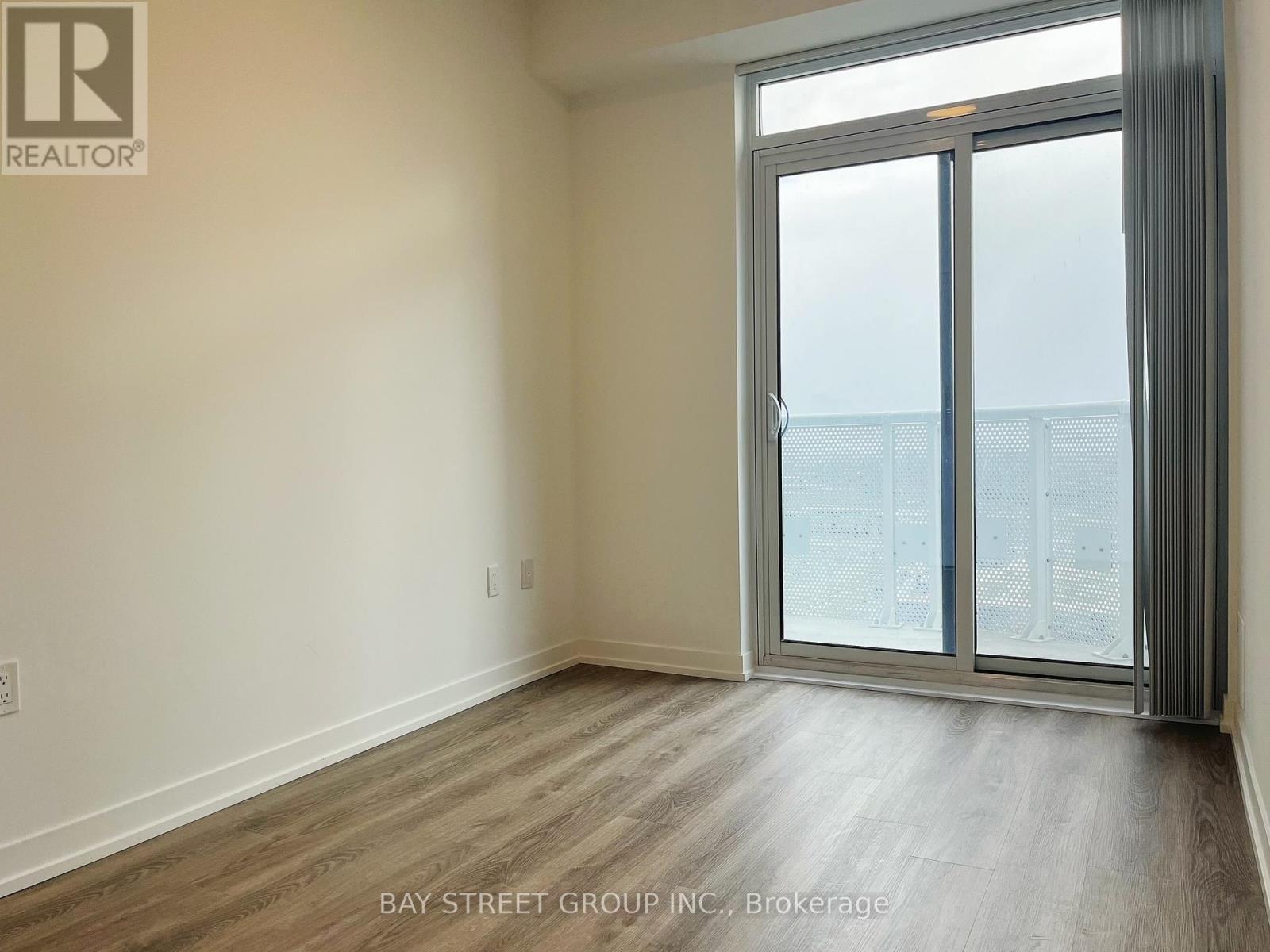 2912 - 8 Interchange Way, Vaughan, Ontario L4K 5Z7 - Photo 13 - N12586878