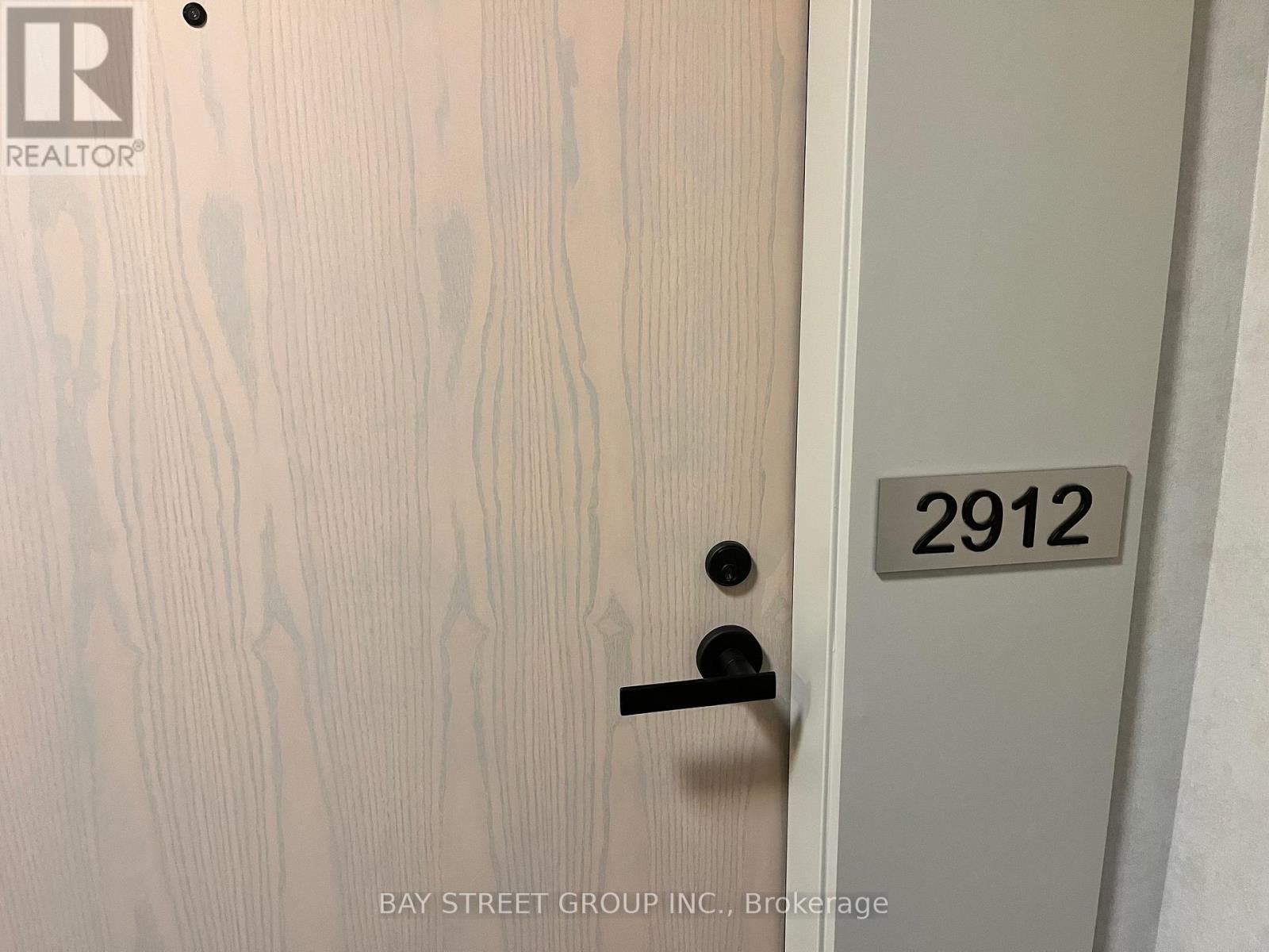 2912 - 8 Interchange Way, Vaughan, Ontario L4K 5Z7 - Photo 5 - N12586878