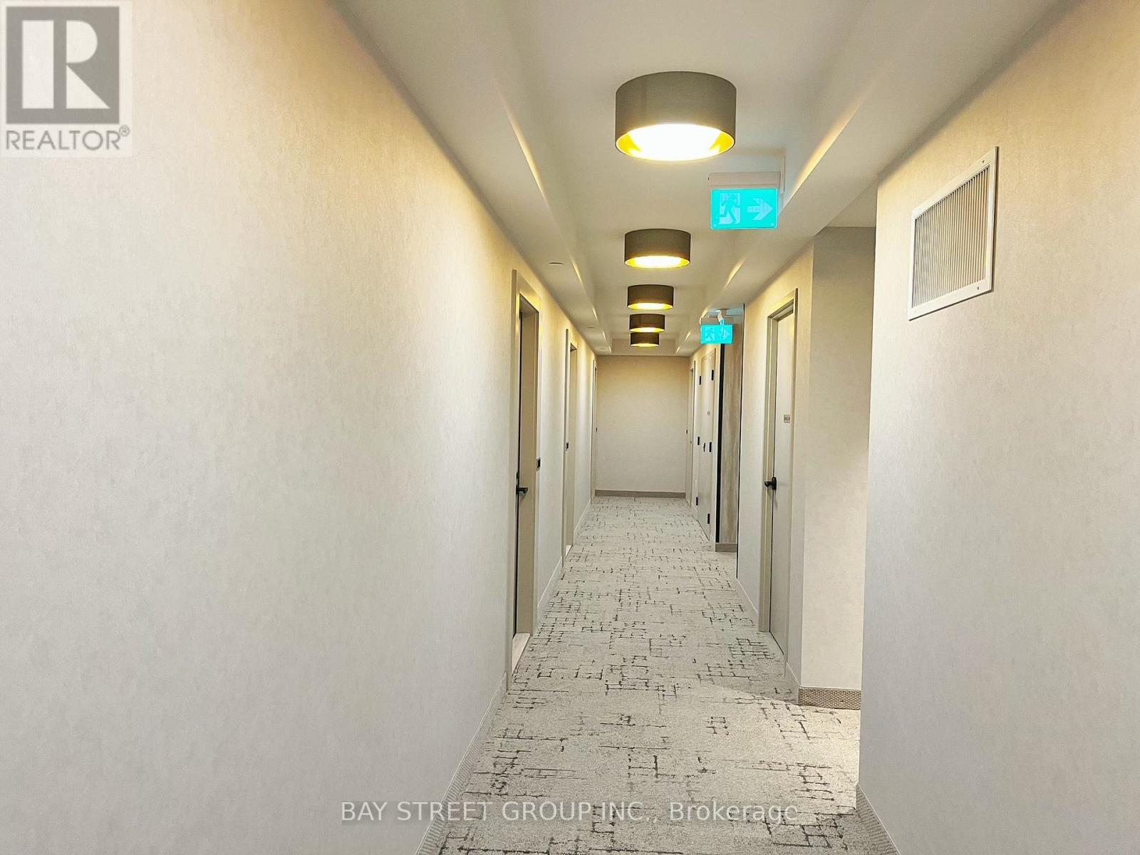 2912 - 8 Interchange Way, Vaughan, Ontario L4K 5Z7 - Photo 6 - N12586878