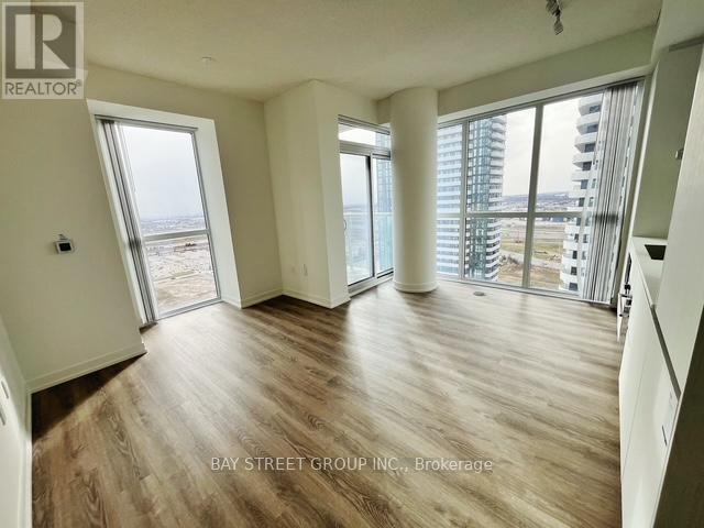 2912 - 8 Interchange Way, Vaughan, Ontario L4K 5Z7 - Photo 9 - N12586878