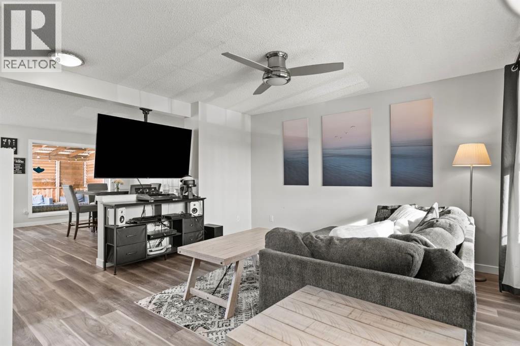 144 Inverness Rise Se, Calgary, Alberta  T2Z 2X1 - Photo 4 - A2267228
