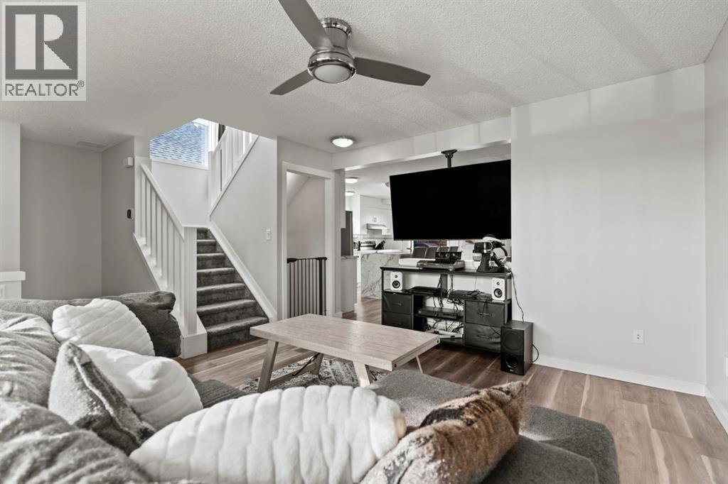 144 Inverness Rise Se, Calgary, Alberta  T2Z 2X1 - Photo 5 - A2267228