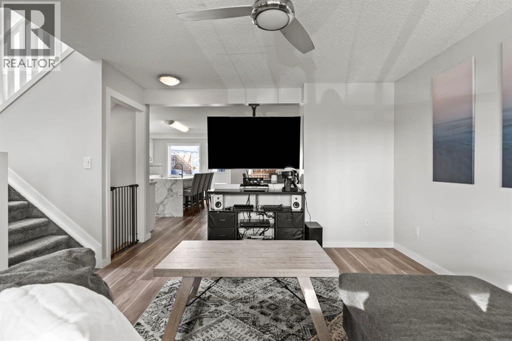 144 Inverness Rise Se, Calgary, Alberta  T2Z 2X1 - Photo 6 - A2267228