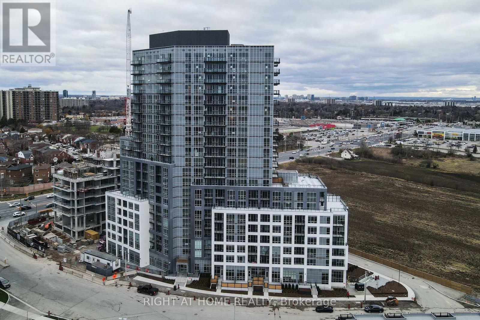 808 - 225 Malta Avenue, Brampton, Ontario  L6Y 6L6 - Photo 2 - W12586800