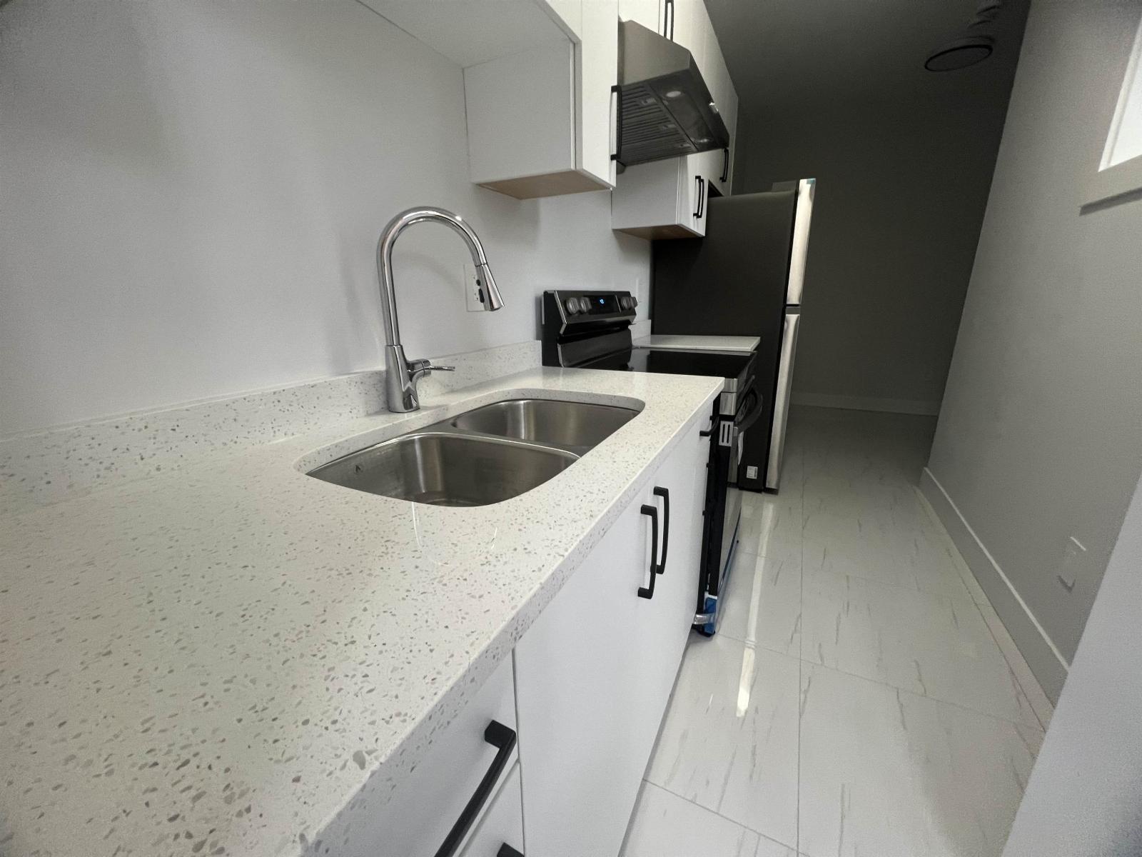 166xx 18a Avenue, Surrey, British Columbia V3Z 1A2 - Photo 8 - R3070957