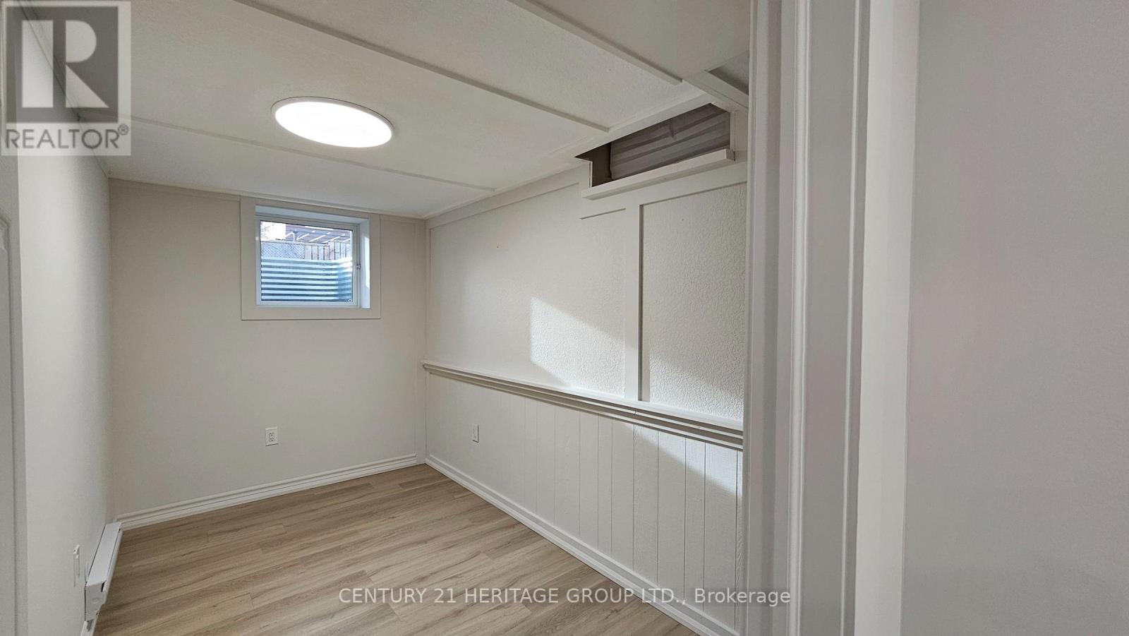 217 Thoms Crescent, Newmarket, Ontario  L3Y 1C9 - Photo 9 - N12586864