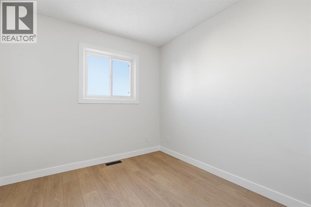 96 Falshire Drive Ne, Calgary, Alberta  T3J 3A3 - Photo 16 - A2273054