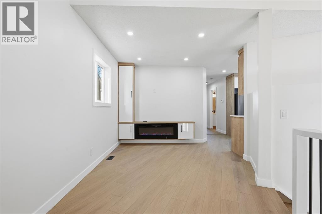 96 Falshire Drive Ne, Calgary, Alberta  T3J 3A3 - Photo 7 - A2273054