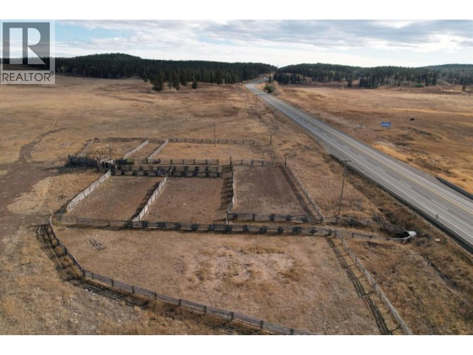 5503 Backvalley Road, 100 Mile House, British Columbia  V0K 2E1 - Photo 3 - C8074104