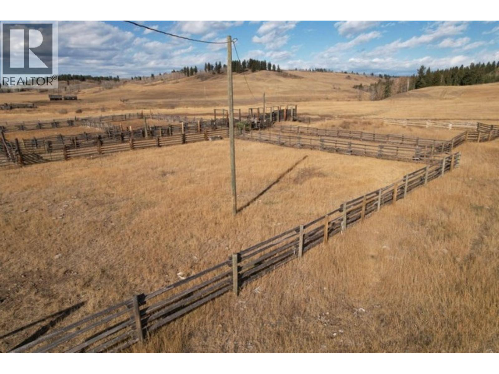 5503 Backvalley Road, 100 Mile House, British Columbia  V0K 2E1 - Photo 8 - C8074104